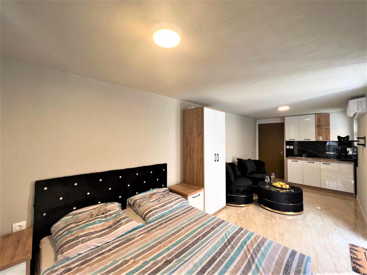 Apartments Melek Medulin Bagian luar foto