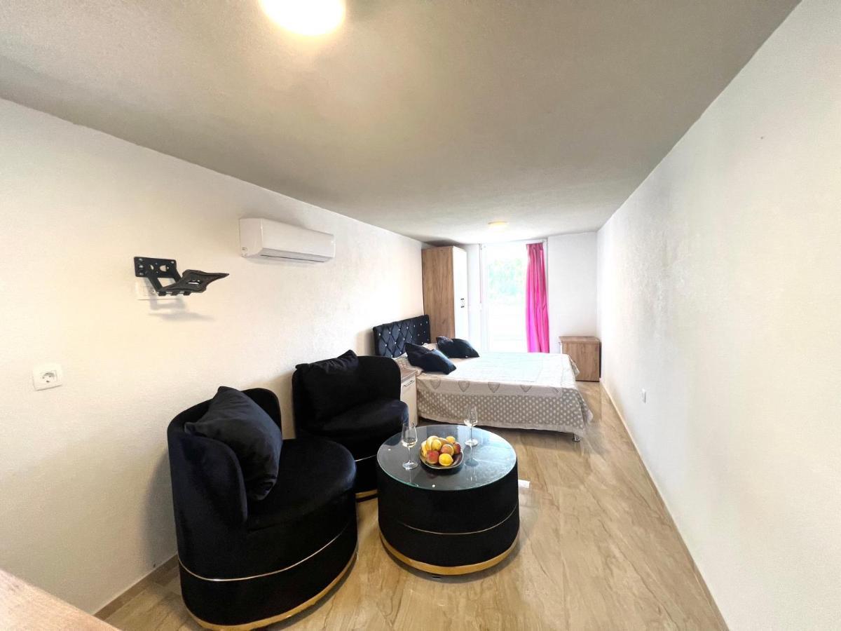 Apartments Melek Medulin Bagian luar foto
